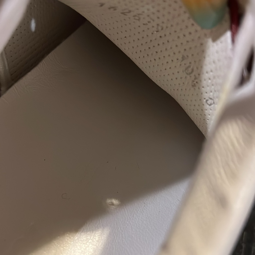 Gucci Interlocking G Logo Red and White Sneakers - Picture 2 of 7